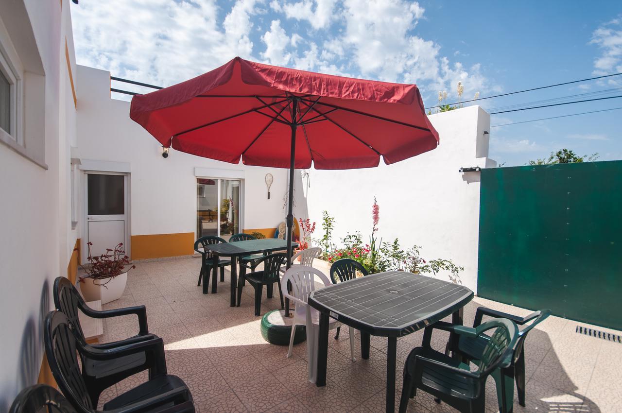 Rivers Nation Surf Camp Bed and Breakfast Atouguia Da Baleia Eksteriør billede